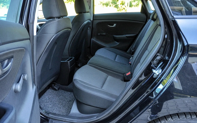 Hyundai I30 cena 29900 przebieg: 161000, rok produkcji 2012 z Wojkowice małe 67